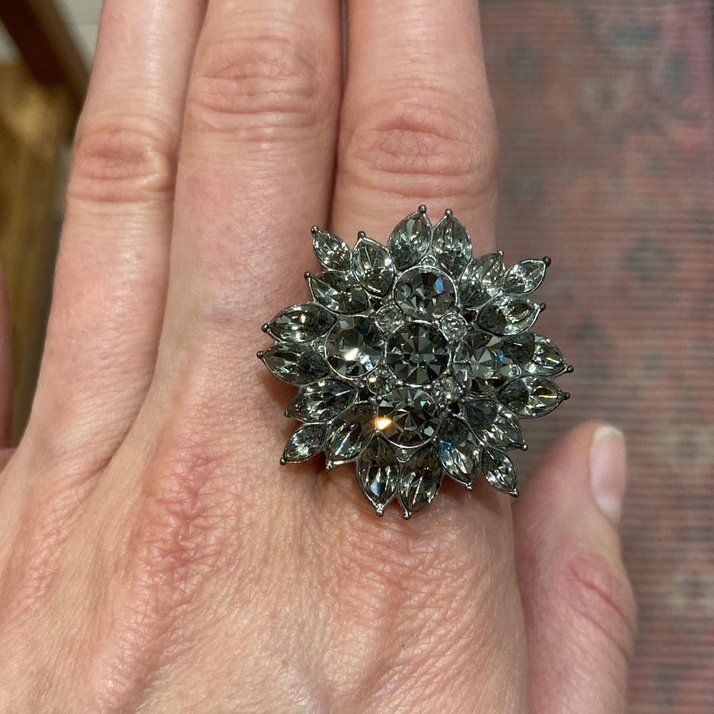 Banana Republic Flower Ring Size 7